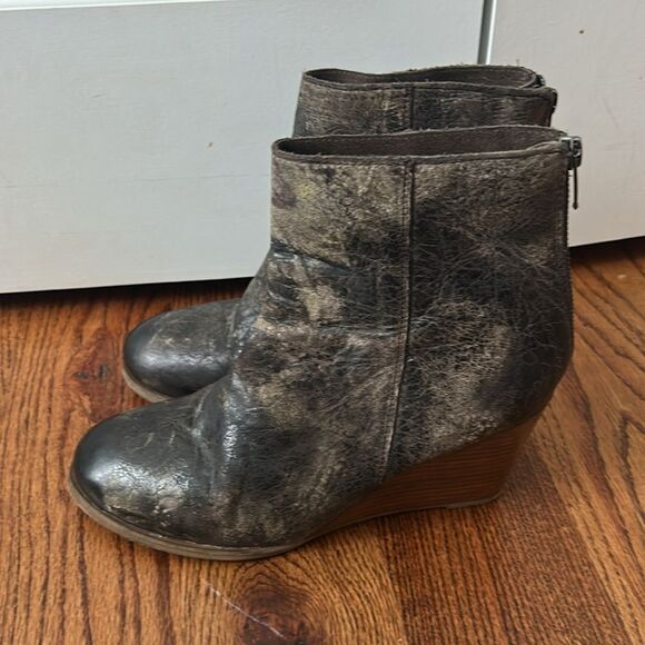 Diba True Wedge Ankle Distressed Leather Boot Size 8.5 - Picture 3 of 5